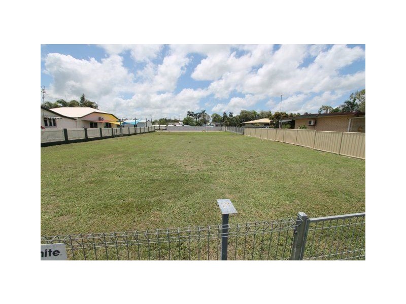3/5 Cox Street, Ayr QLD 4807