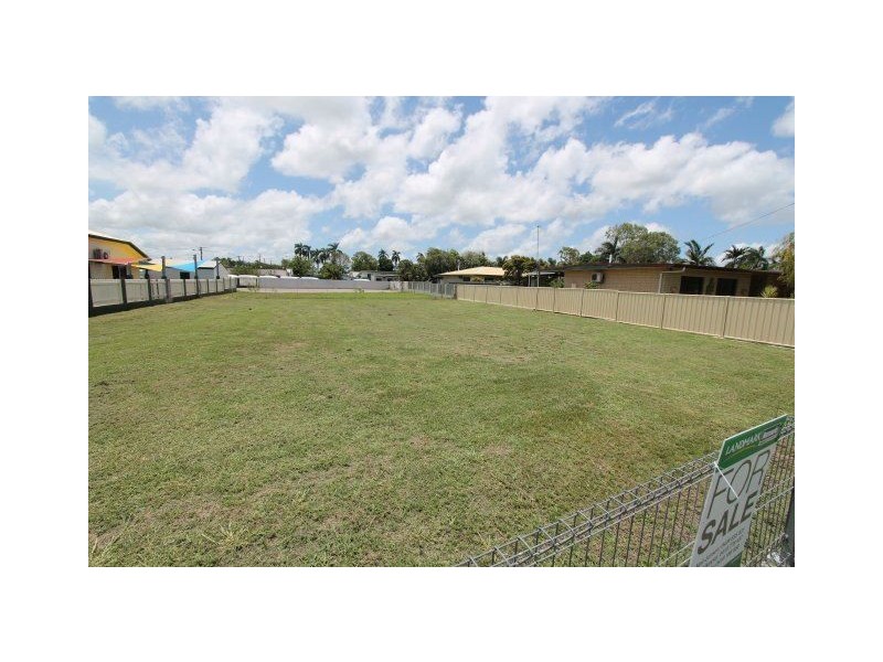 3/5 Cox Street, Ayr QLD 4807