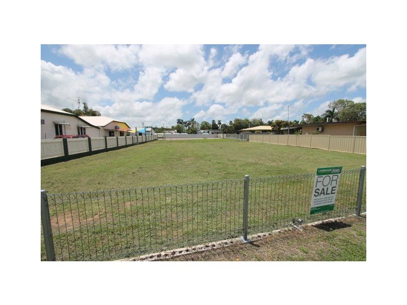 3/5 Cox Street, Ayr QLD 4807