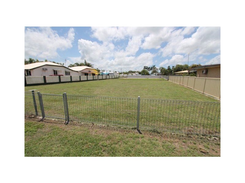 3/5 Cox Street, Ayr QLD 4807