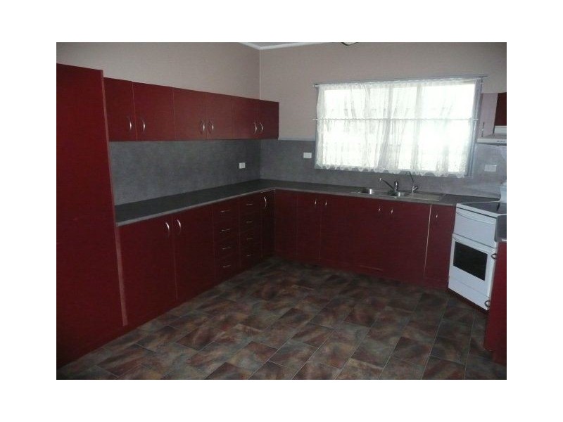 82 Fourteenth Avenue, Home Hill QLD 4806