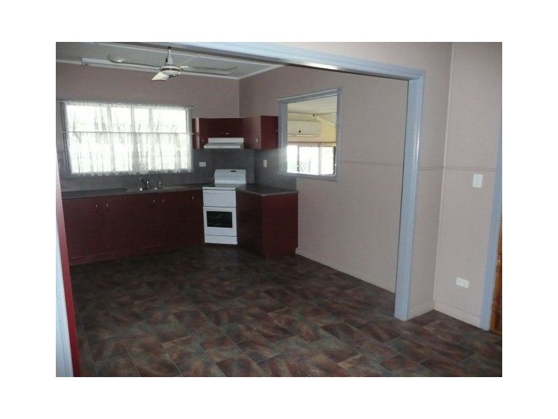 82 Fourteenth Avenue, Home Hill QLD 4806