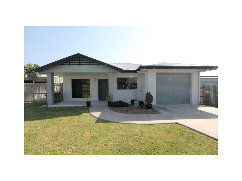 2/7 Rossiter Street, Ayr QLD 4807