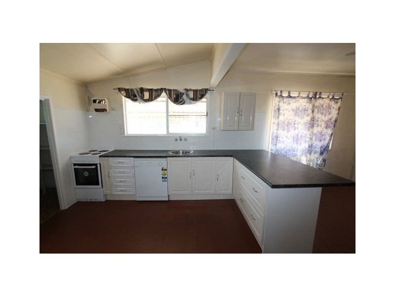 36 Eighth Avenue, Home Hill QLD 4806