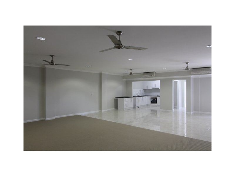 4/202 Queen Street, Ayr QLD 4807