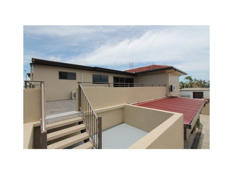 3/202 Queen Street, Ayr QLD 4807