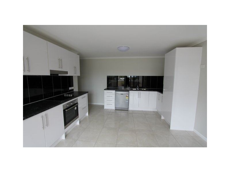 3/202 Queen Street, Ayr QLD 4807