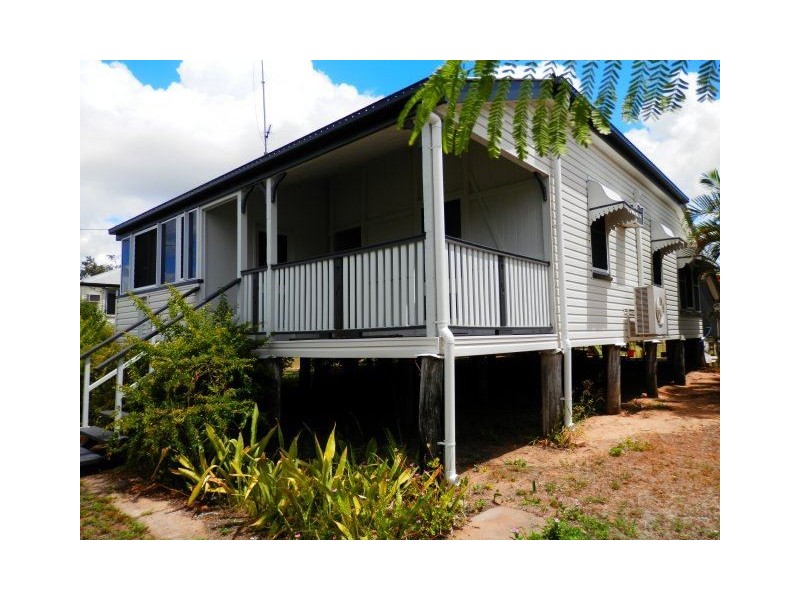 8 Little Young Street, Ayr QLD 4807