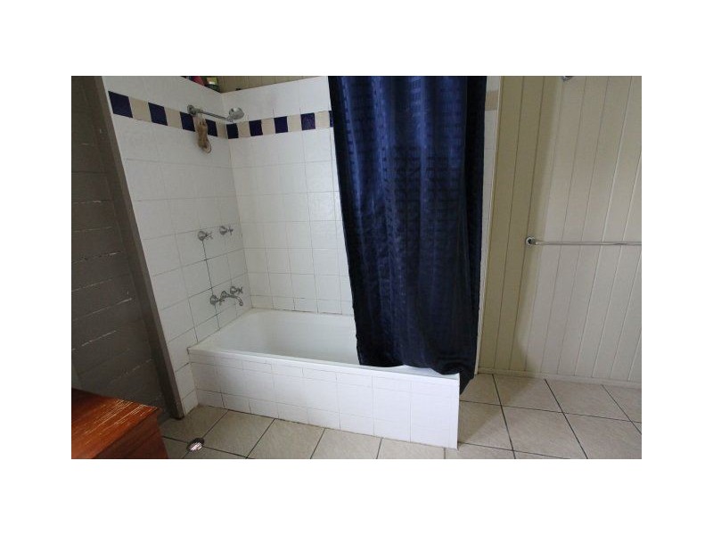 8 Little Young Street, Ayr QLD 4807