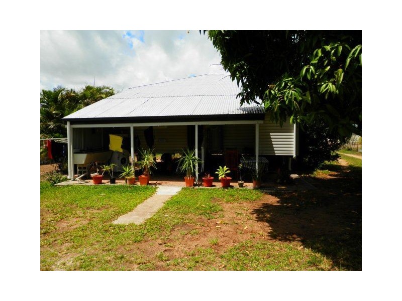 8 Little Young Street, Ayr QLD 4807