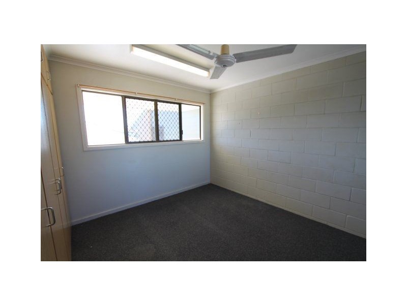 2/1 Wilmington Street, Ayr QLD 4807