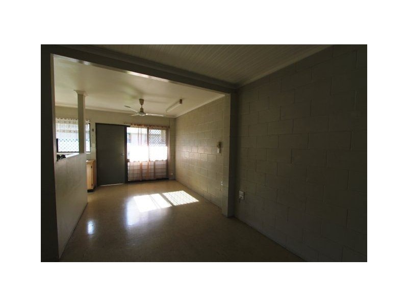 2/1 Wilmington Street, Ayr QLD 4807