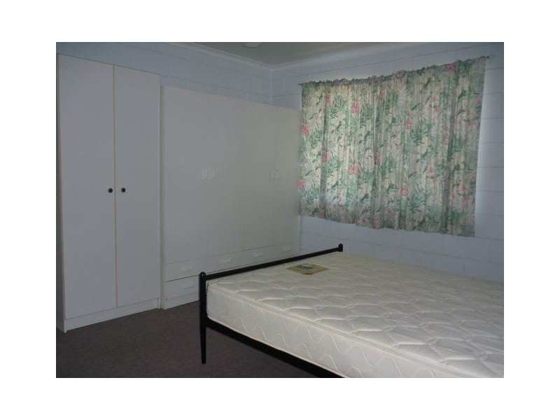 2/5 MacMillan Street, Ayr QLD 4807