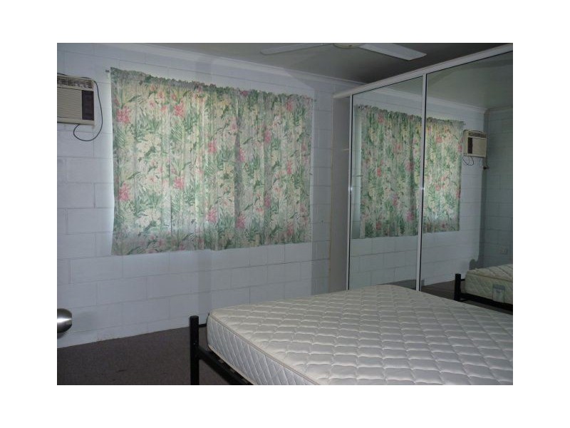 2/5 MacMillan Street, Ayr QLD 4807
