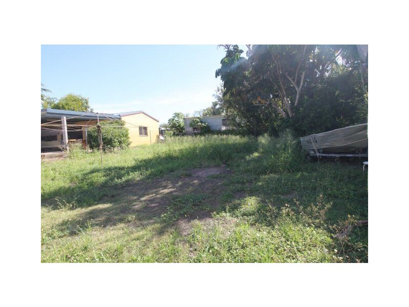 14 Topton Street, Alva QLD 4807