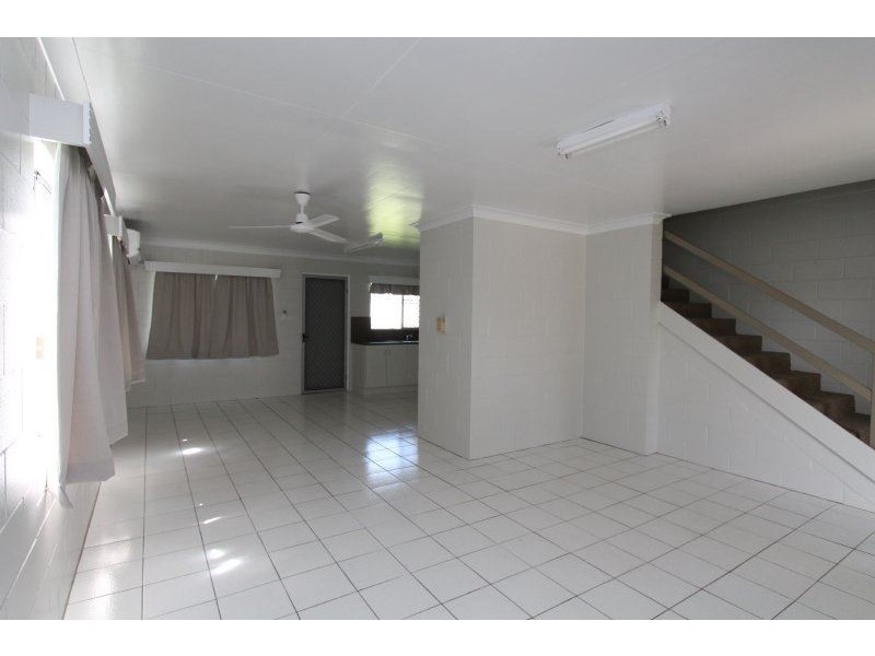 1/60 Burke Street, Ayr QLD 4807