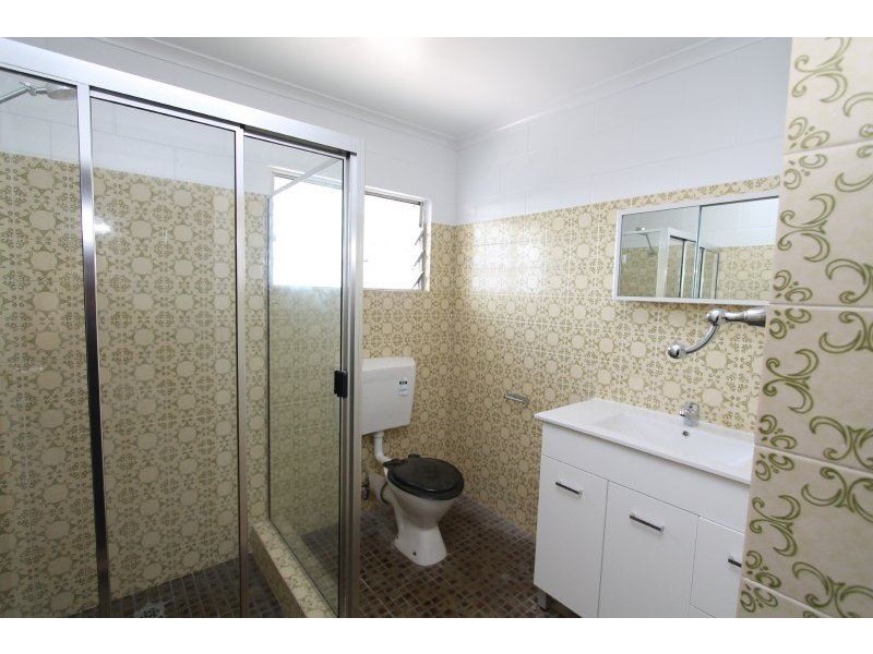 1/60 Burke Street, Ayr QLD 4807