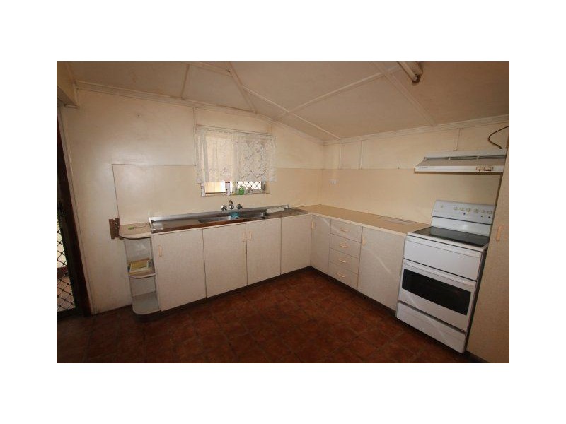 79 Young Street, Ayr QLD 4807