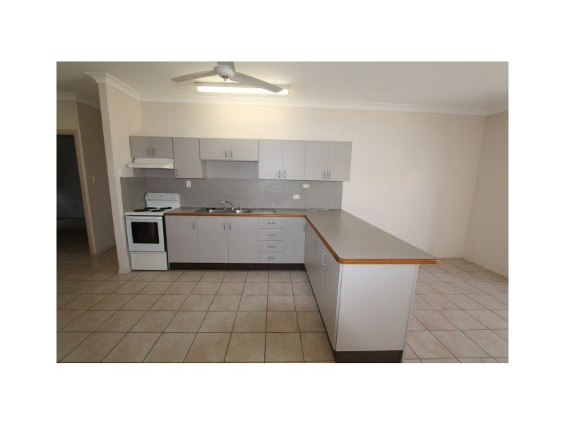 2/45 MacMillan Street, Ayr QLD 4807