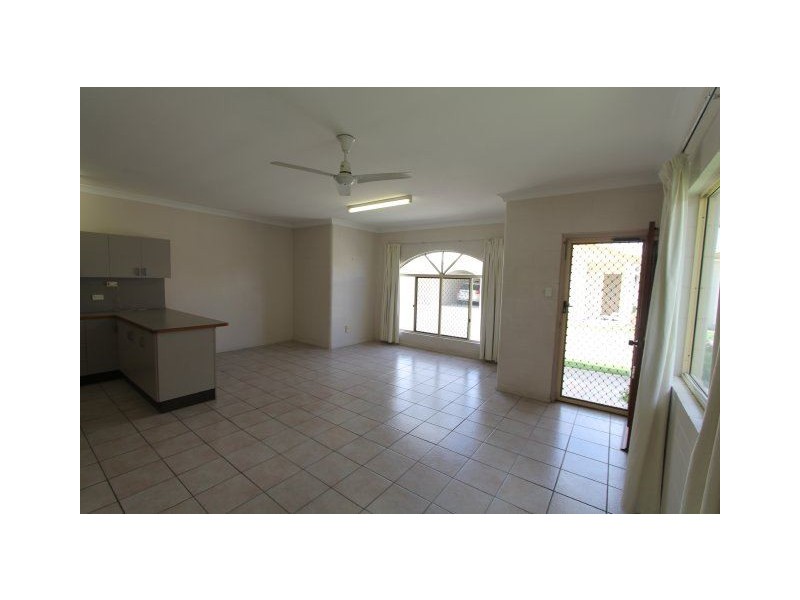 2/45 MacMillan Street, Ayr QLD 4807