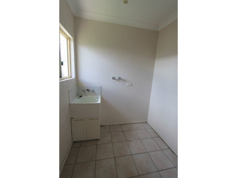 2/45 MacMillan Street, Ayr QLD 4807