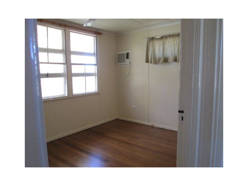 25 Dennis Street, Ayr QLD 4807