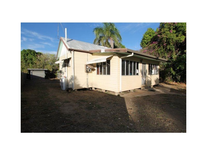 101 Eleventh Avenue, Home Hill QLD 4806