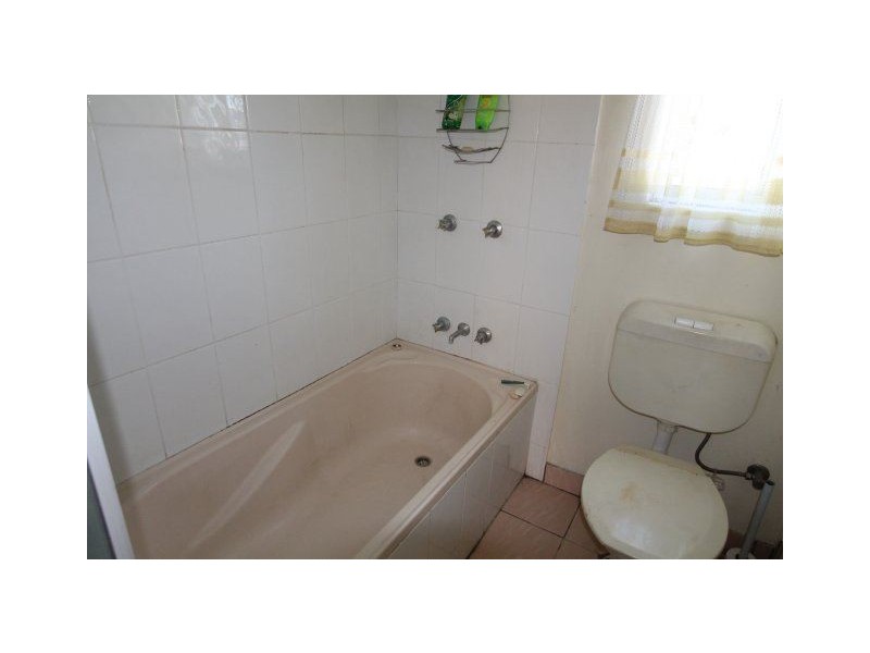 5 Fourth Street, Home Hill QLD 4806