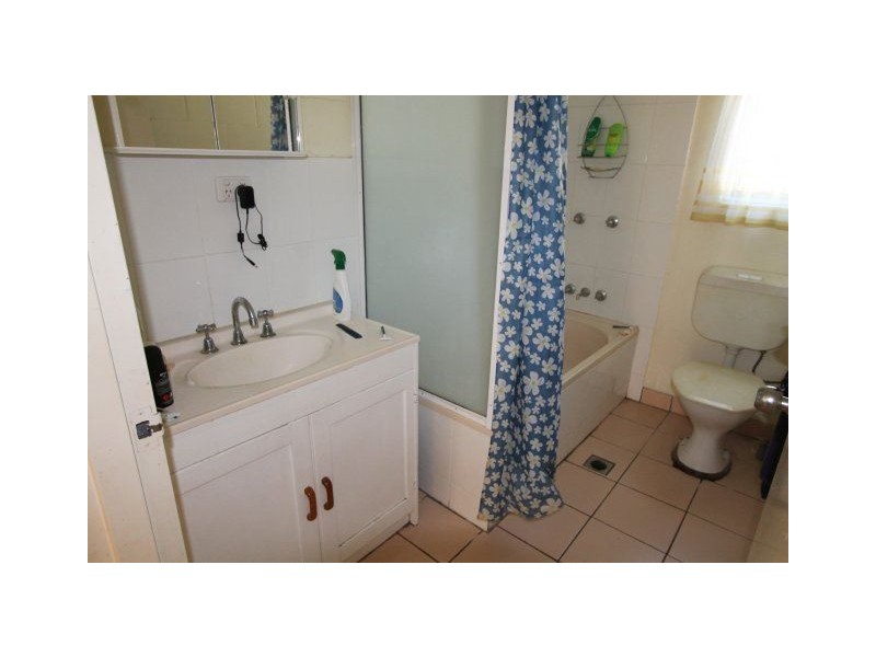 5 Fourth Street, Home Hill QLD 4806