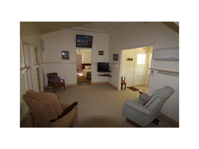 118 Ninth Avenue, Home Hill QLD 4806