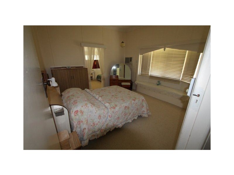 118 Ninth Avenue, Home Hill QLD 4806