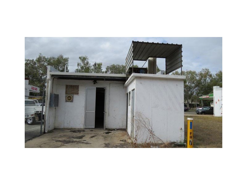 82 Eighth Avenue, Home Hill QLD 4806