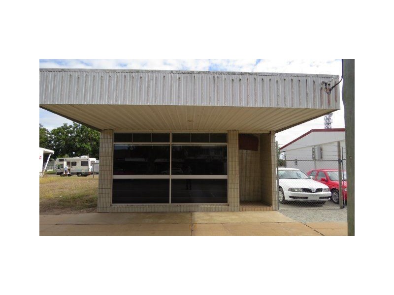 82 Eighth Avenue, Home Hill QLD 4806