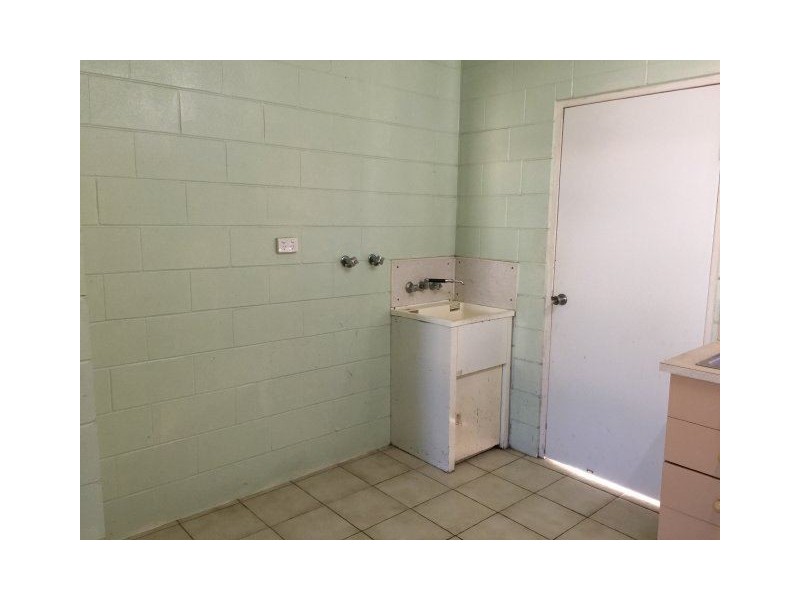 2/12 Fifth Street, Home Hill QLD 4806