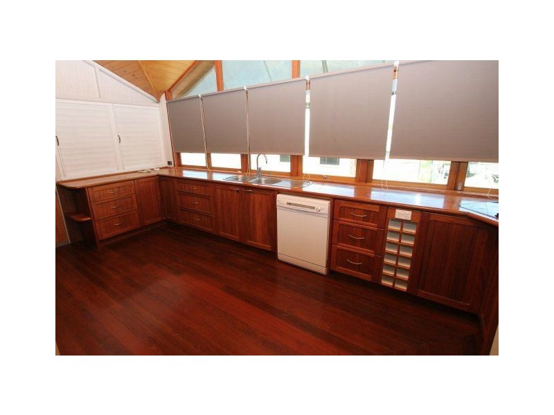 6 Fifth Street, Home Hill QLD 4806