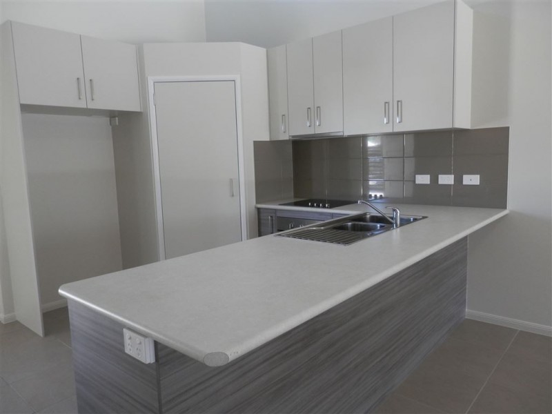 8/6-8 Queen Street, Ayr QLD 4807
