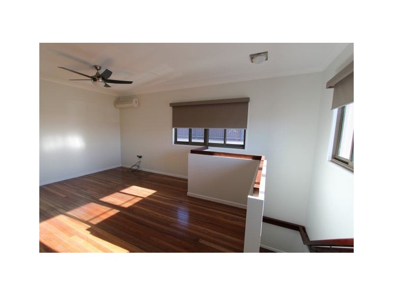2/202 Queen Street, Ayr QLD 4807
