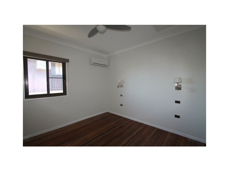 2/202 Queen Street, Ayr QLD 4807