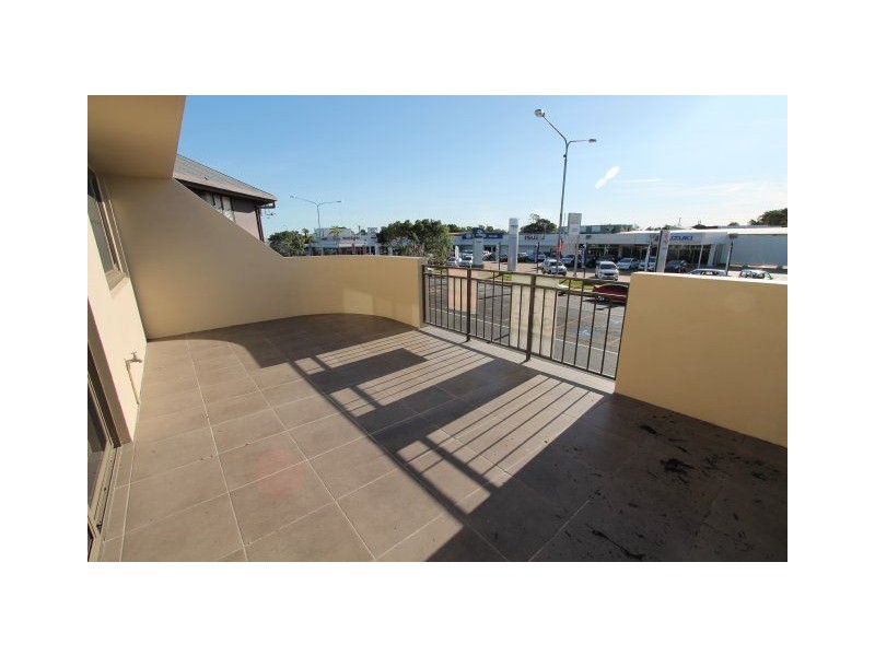 2/202 Queen Street, Ayr QLD 4807