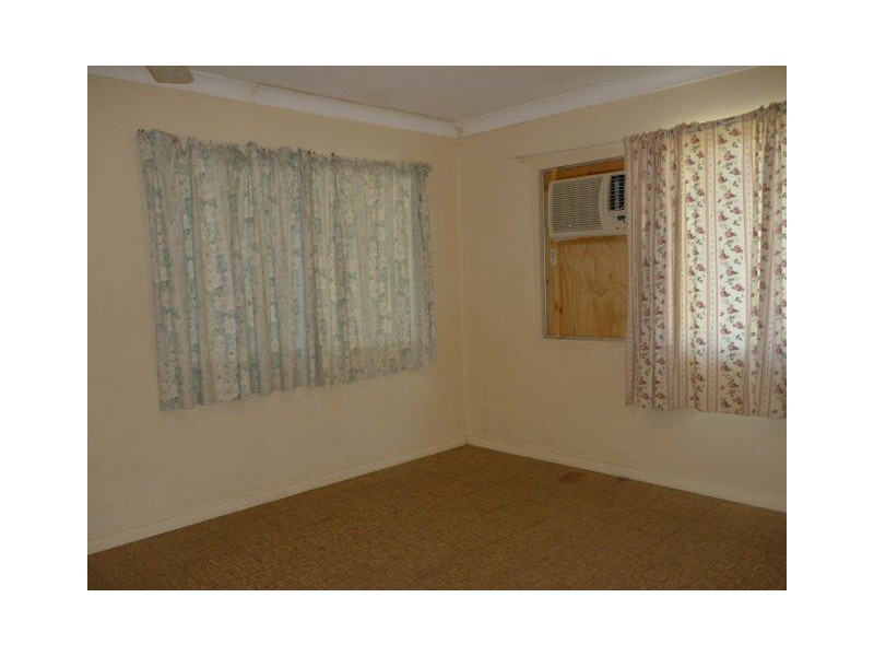 26 Sixth Avenue, Home Hill QLD 4806