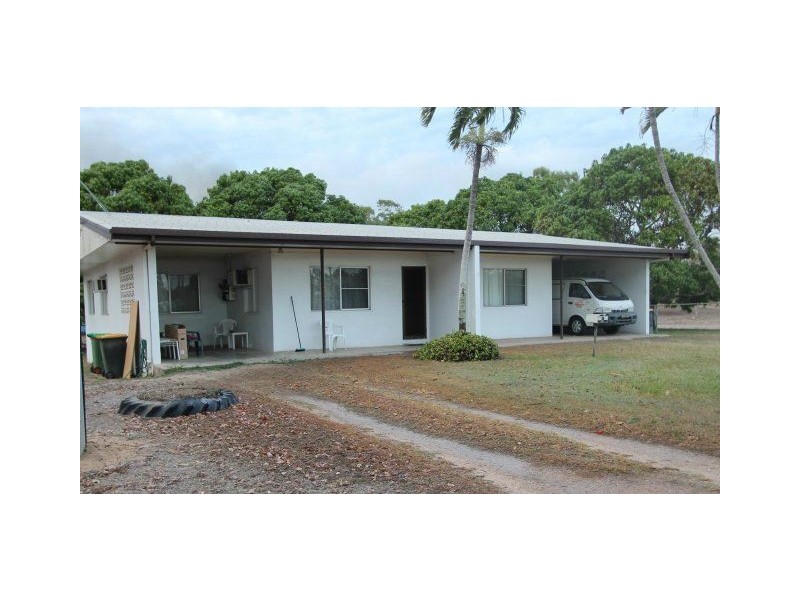 26 Sixth Avenue, Home Hill QLD 4806