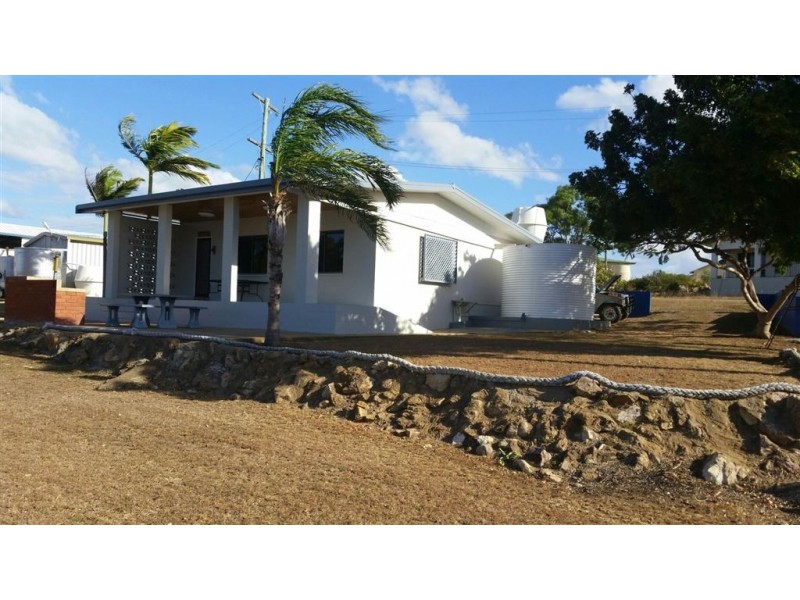 27 Aivu Avenue, Wunjunga QLD 4806