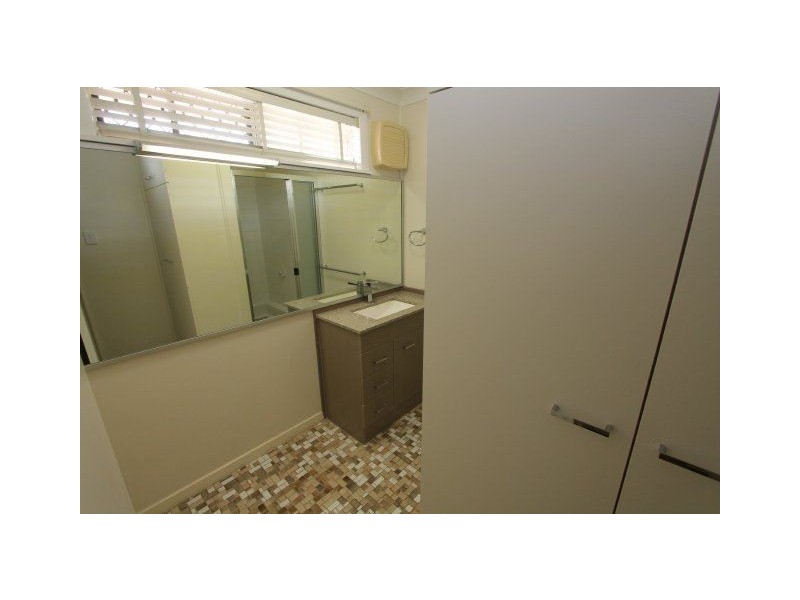 56 Fourth Street, Home Hill QLD 4806