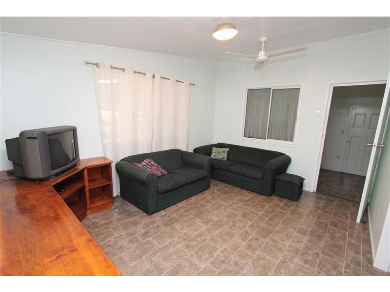 15 Topton Street, Alva QLD 4807