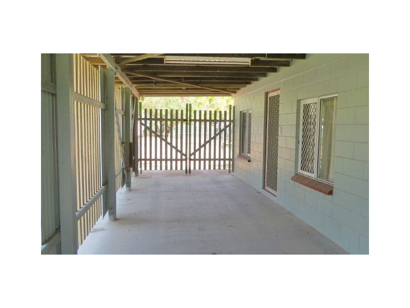 15 Topton Street, Alva QLD 4807