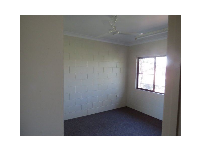 4/25 Queen Street, Ayr QLD 4807