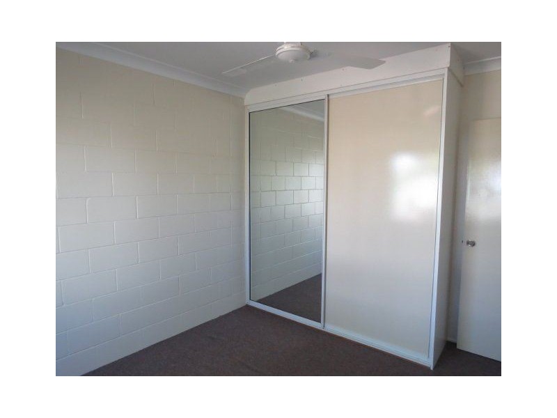 4/25 Queen Street, Ayr QLD 4807