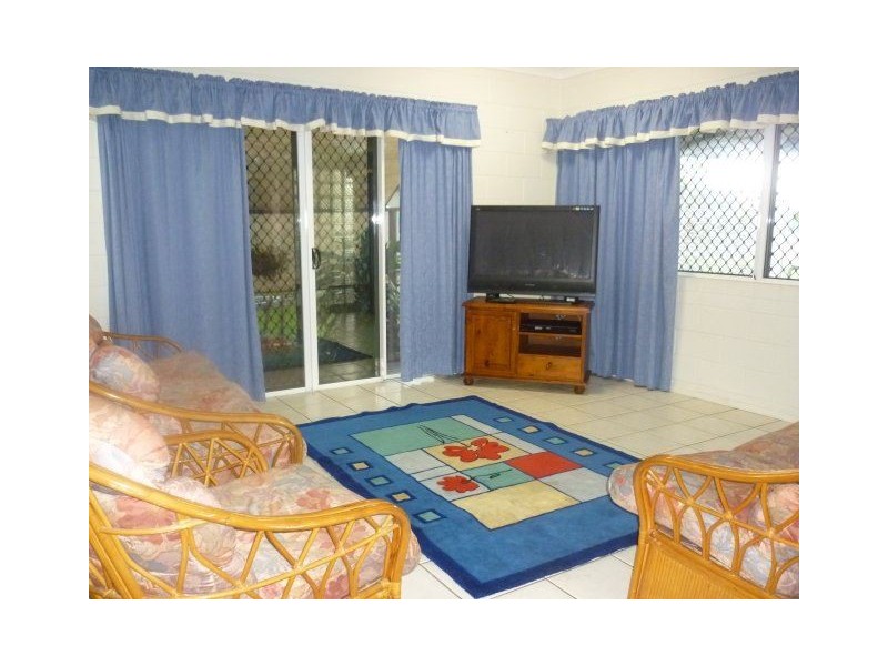 2/117 Mackenzie Street, Ayr QLD 4807