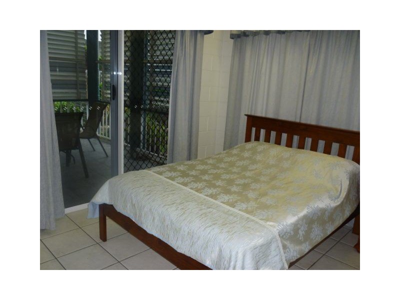 2/117 Mackenzie Street, Ayr QLD 4807