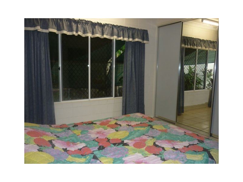 2/117 Mackenzie Street, Ayr QLD 4807